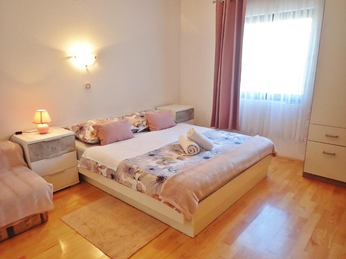 Apartmani Ivica & Boja Starigrad Paklenica Exterior foto