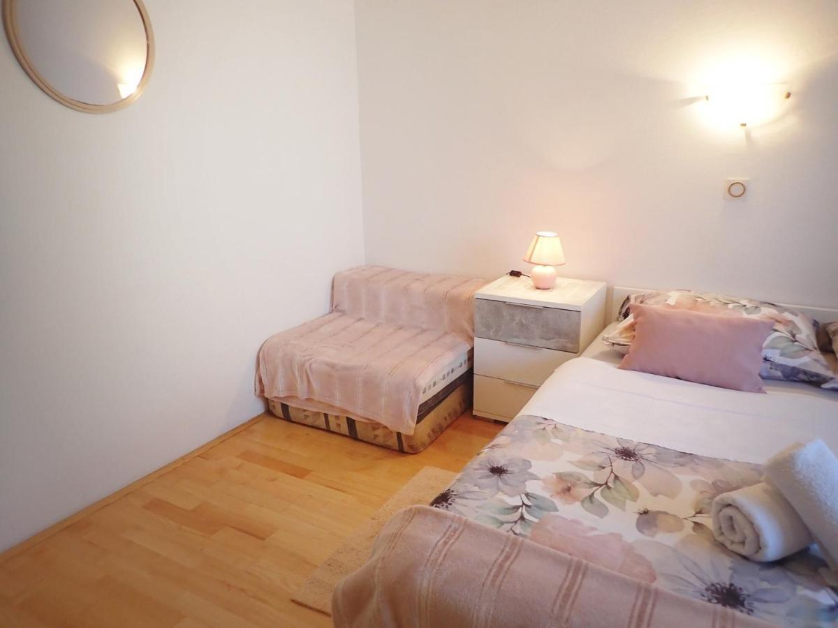 Apartmani Ivica & Boja Starigrad Paklenica Exterior foto
