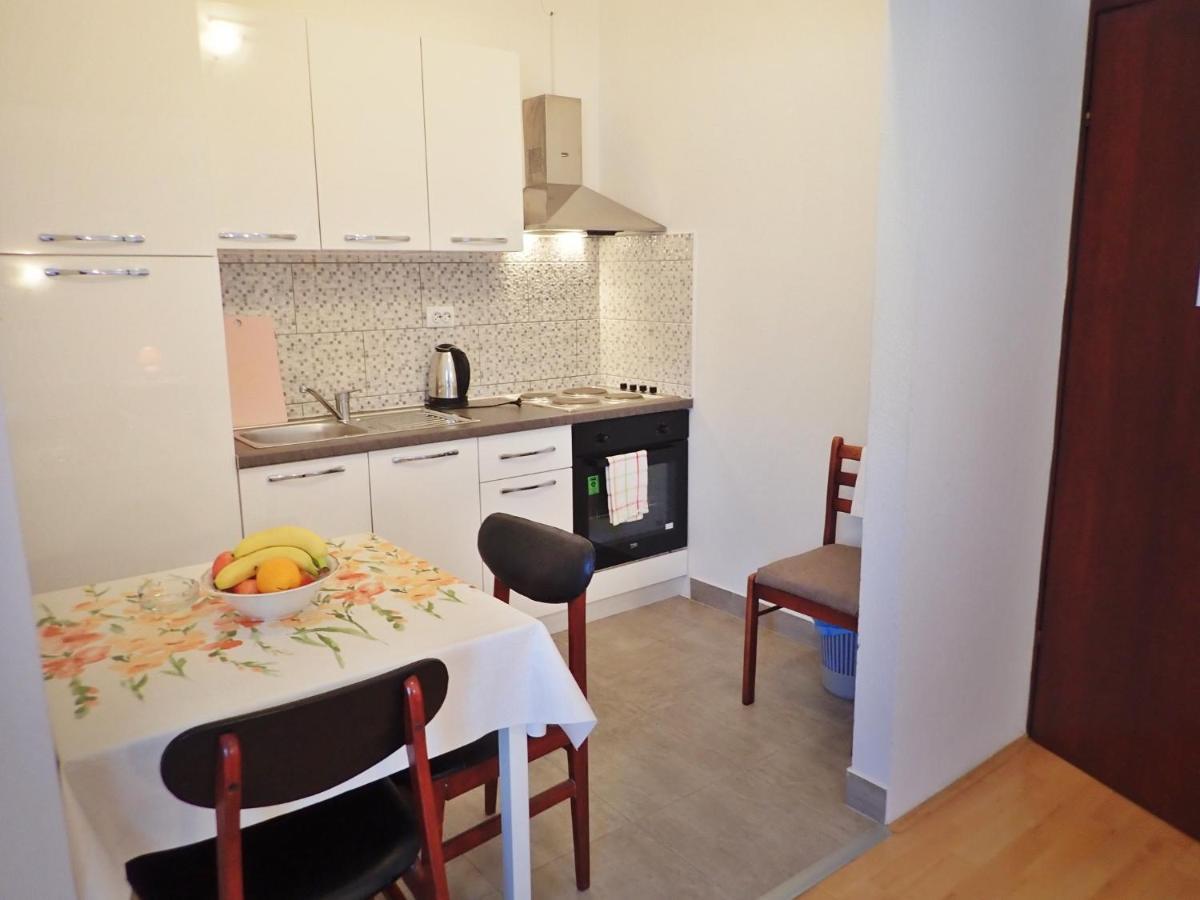 Apartmani Ivica & Boja Starigrad Paklenica Exterior foto